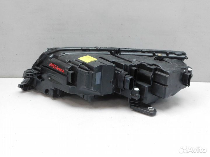 Фара правая Skoda Octavia