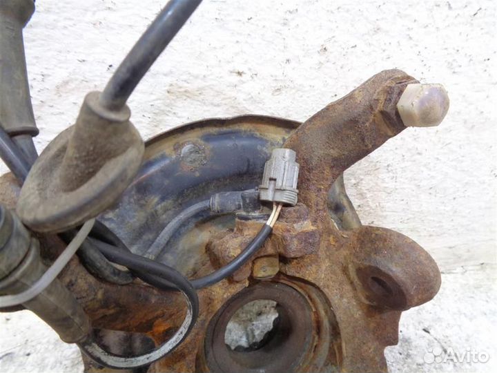 Кулак поворотный передний правый Nissan X-Trail