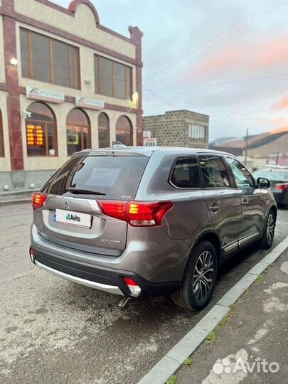 Mitsubishi Outlander 2.4 CVT, 2018, 125 000 км