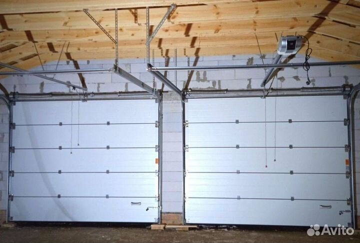 Утепленные секционные гаражные ворота Alutech Prestige 2500х2125 мм