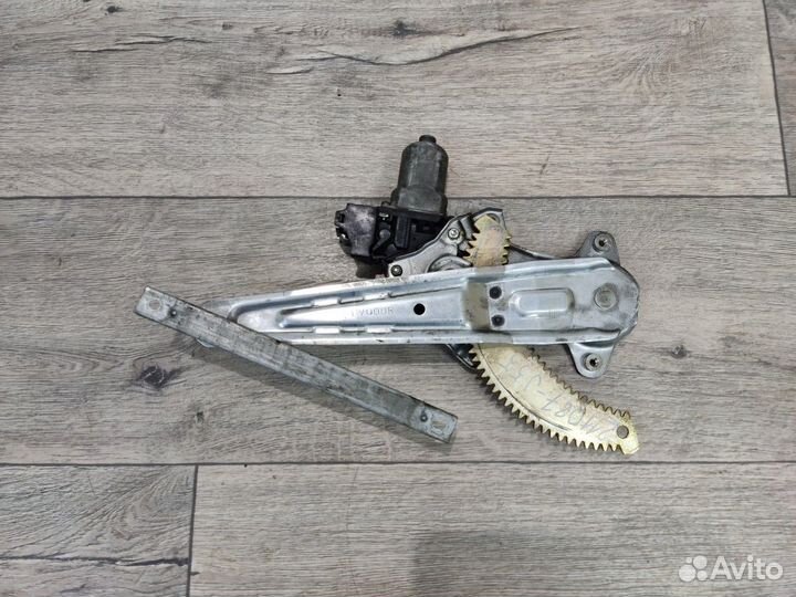 Стеклоподъемник задний правый Wingroad Вингроуд