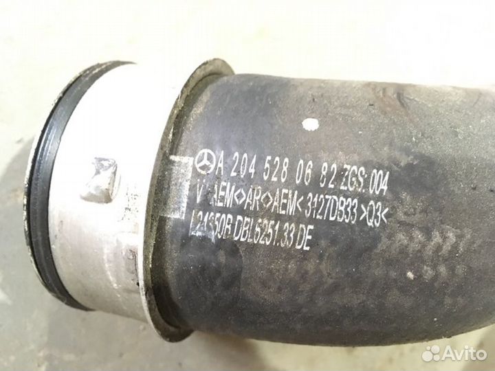 Патрубок интеркулера правый Mercedes-Benz E-Class