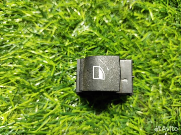 Кнопка стеклоподъемника BMW X5 (F15) III