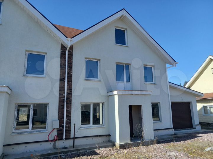 Дом 195 м² на участке 3,8 сот.