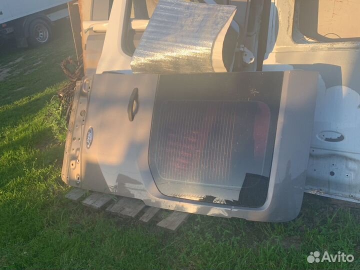 Задняя распашная дверь Форд Транзит 2014