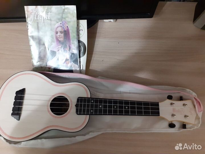 Гитара укулеле