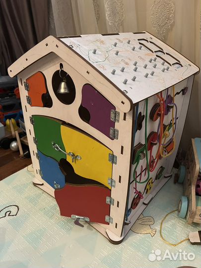 Бизиборд домик