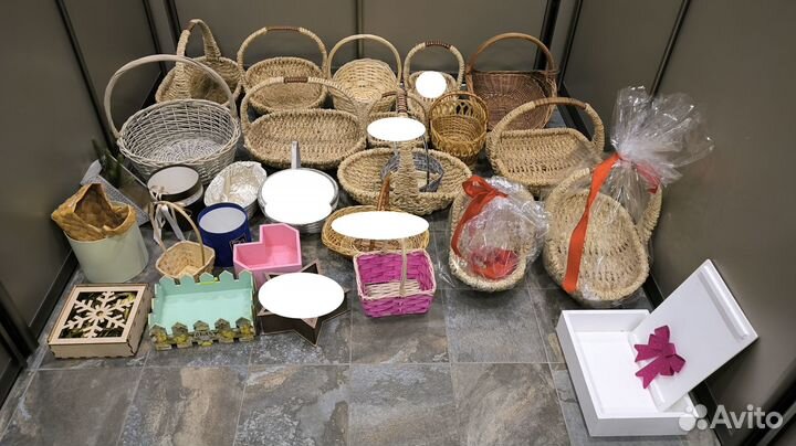 Корзинки плетеные маленькие и коробки