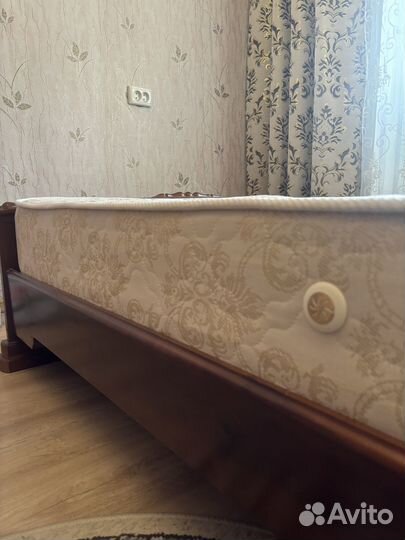 Продам кровать с матрасом
