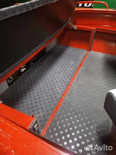 Моторная лодка