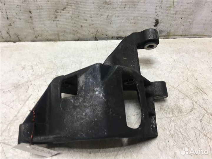 Кронштейн гидроусилителя Volkswagen Passat B4