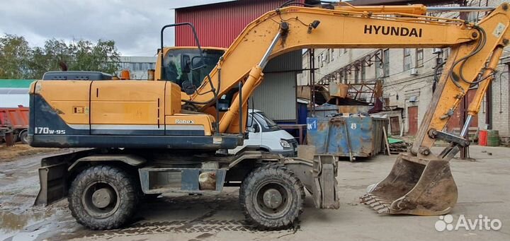 Колёсный экскаватор Hyundai R170W-9S, 2012