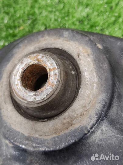 Рычаг передний правый нижний Peugeot 308 (4E) 2008