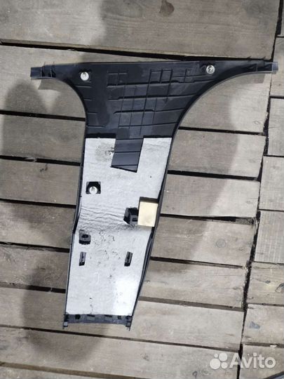 Обшивка стойки левая BMW E60, 5143027089