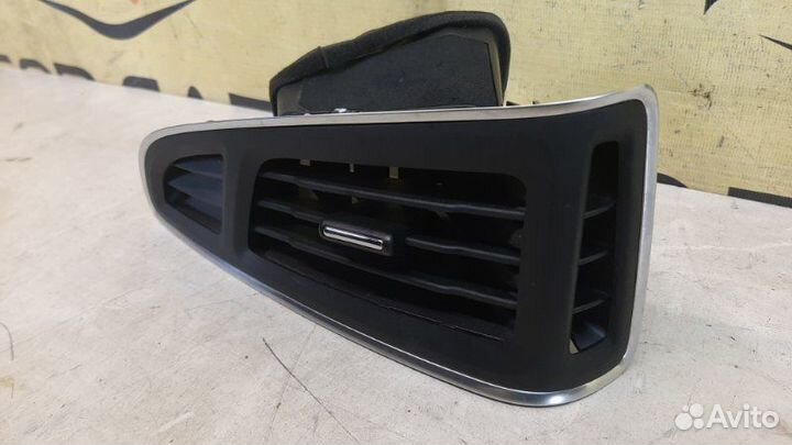 Дефлектор торпедо левый Ford Focus 3 седан jqdb