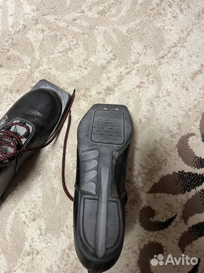 Лыжные ботинки