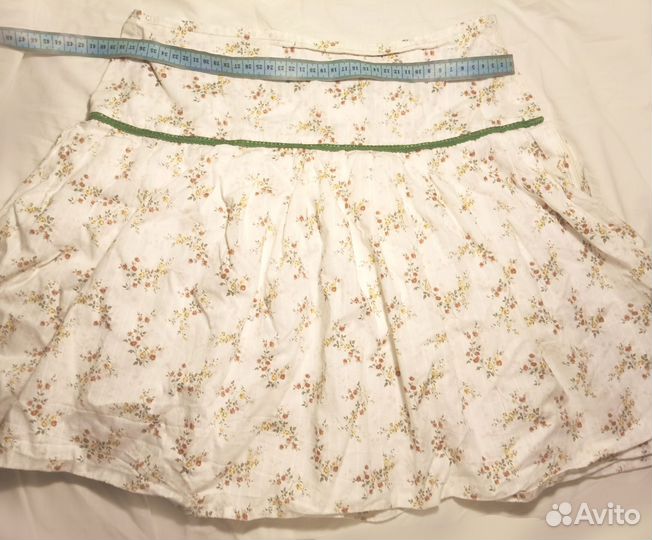 Юбка в цветочек на низкой талии