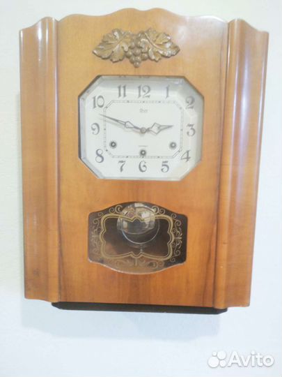 Настенные часы с четвертным боем 