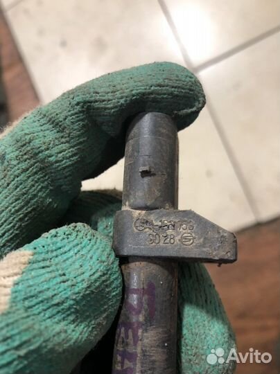 Датчик распредвала коленвала Ссанг Енг Кайрон