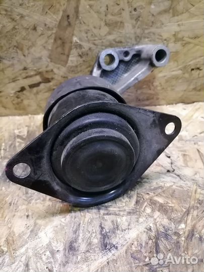 Подушка двигателя верхняя Honda Accord 8