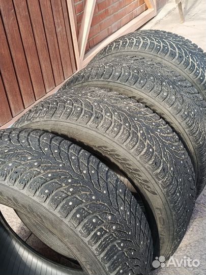 Nokian Tyres Hakkapeliitta 9 215/55 R17