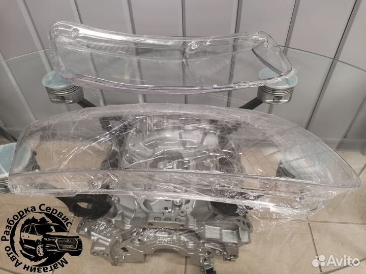 Стекло фары левой и правой Audi A6 C6 2004-2011г