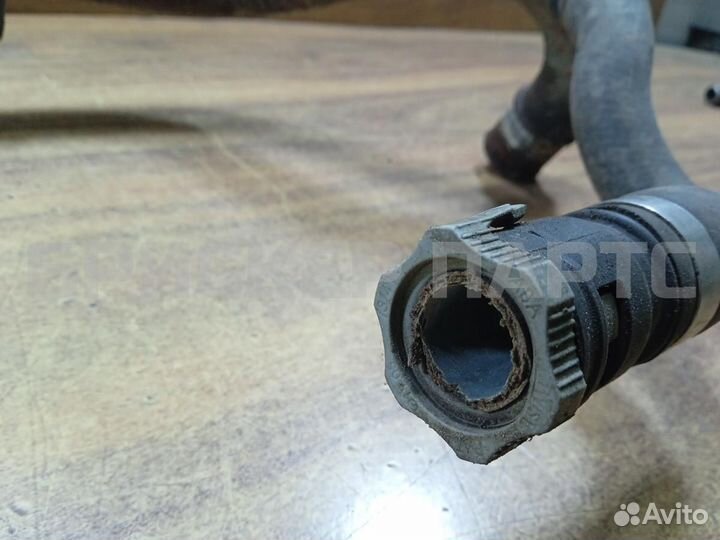 Трубка охлаждения Вольво S40 C40