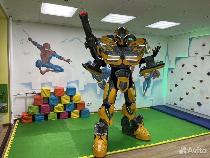 Шоу трансформеров на праздник Оптимус, Бамблби