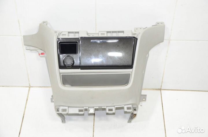 Консоль центральная Toyota Sienna GSL30 3.5 2011