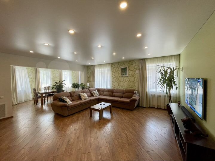 3-к. квартира, 150 м², 2/3 эт.