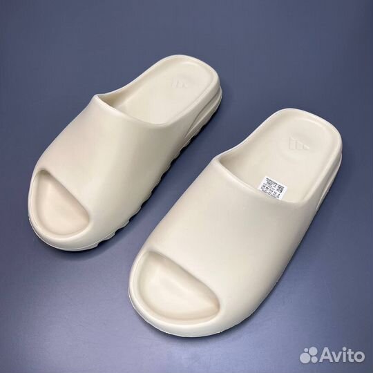 Тапочки Adidas Yeezy slide bone