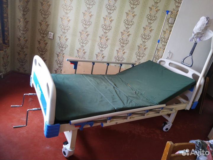 Медицинская кровать для лежачих больных