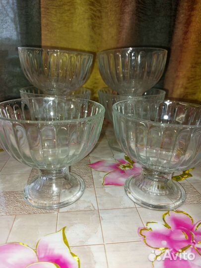 Вазочка на ножке