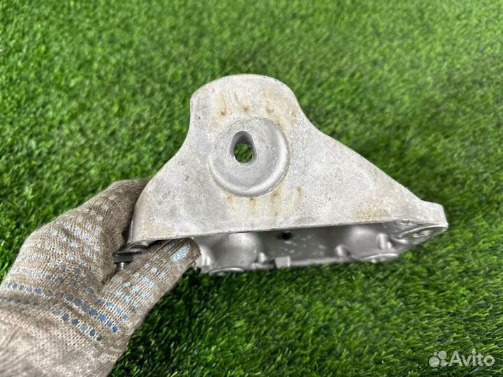 Кронштейн двигателя передний левый Bmw 5 E60