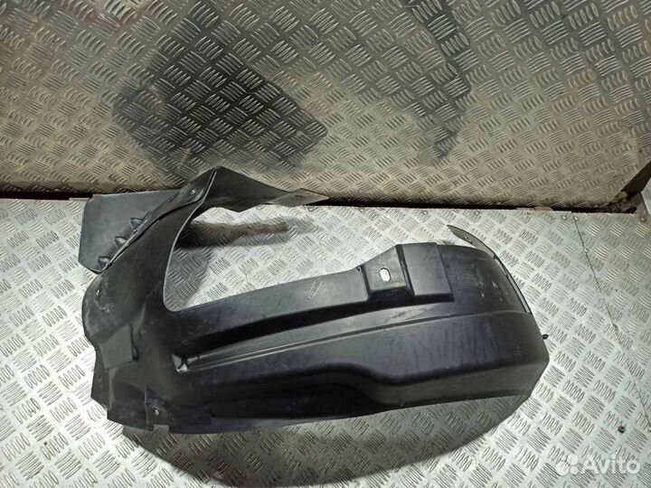 Подкрылок Cadillac CTS (08-15) пер R задняя часть б\у (арт. 20851000)