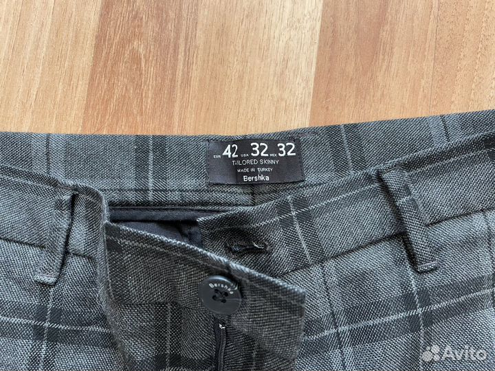 Брюки в клетку Bershka