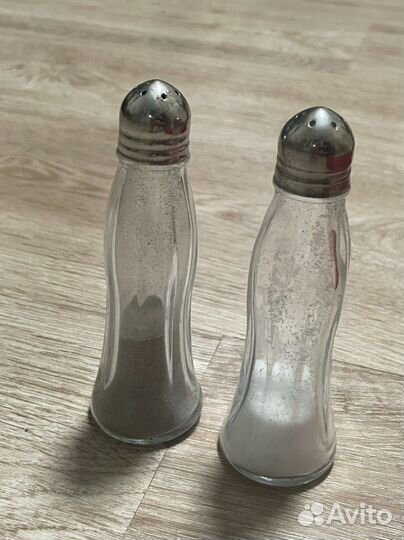 Перечница и солонка