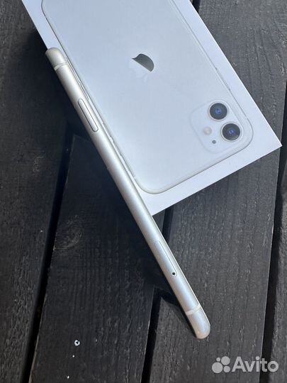 iPhone 11, 64 ГБ