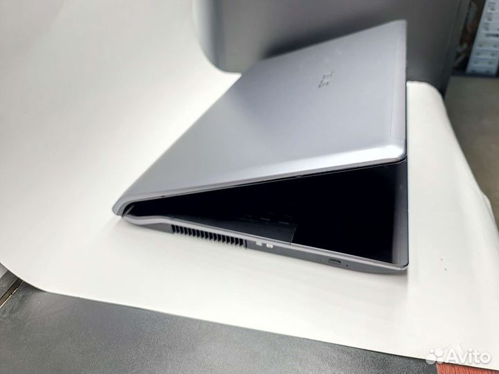 Asus N73S i5 2410M/12gb/GT 540M 2 гб/FullHD/17,3