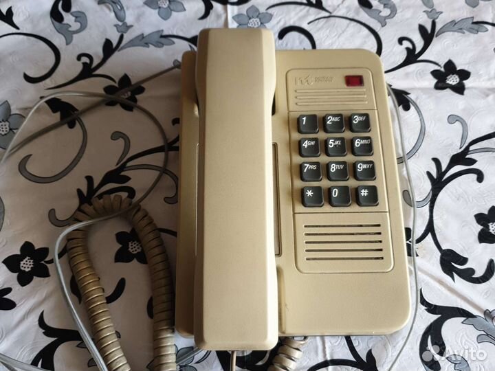 Телефонные аппараты СССР и Канада