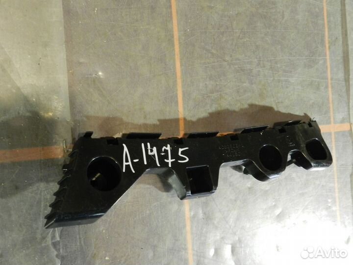 Кронштейн бампера заднего правый - Mazda CX-5