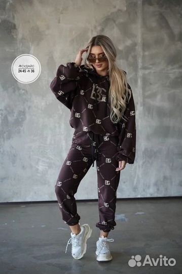 Спортивный костюм