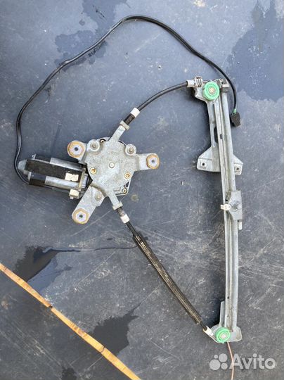 Стеклоподъеник ауди