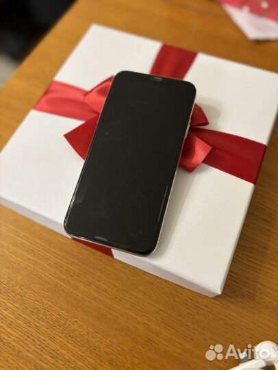 iPhone X, 64 ГБ