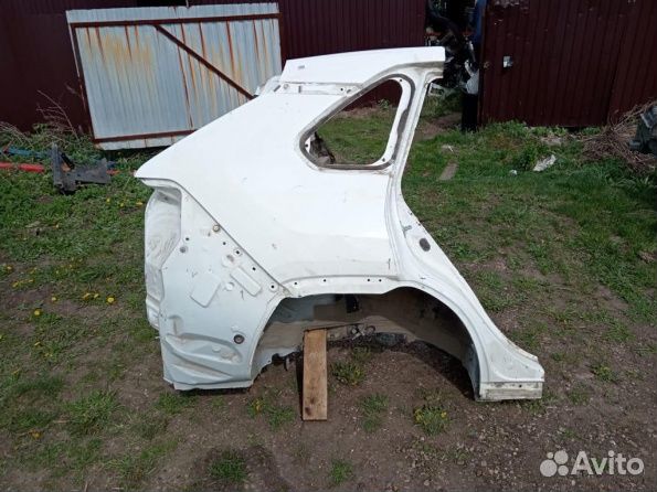 Задняя правая четверть крыло Toyota Rav 4 XA 50