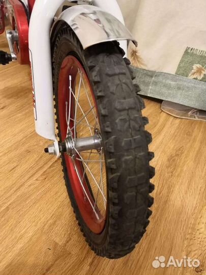 Велосипед детский четырехколесный