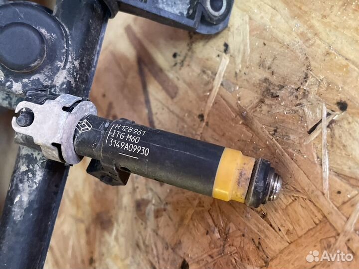 Рампа форсунки k7j 1.4 renault