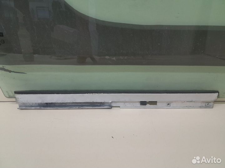 Стекло двери передней левой Opel Zafira B 2005-201