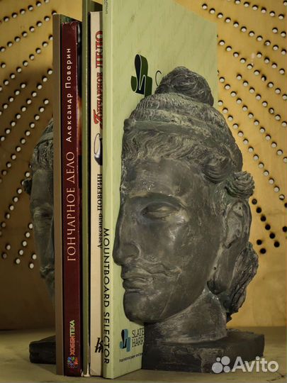 Подставка для книг. Гипс