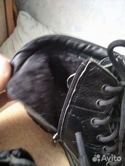 Продам зимние ботинки для мальчика размер 39